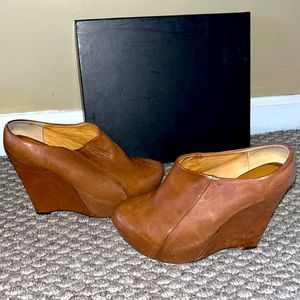 Platform Wedge clog L.A.M.B.